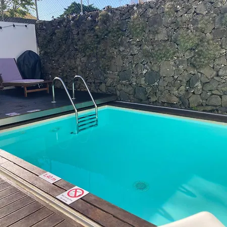 Oliveira House Villa *