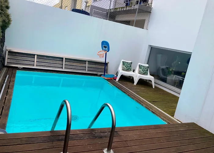 Oliveira House Villa