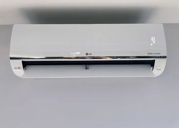 Oliveira House Villa *