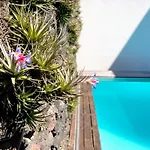 Oliveira House Villa