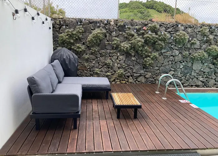 Oliveira House Villa